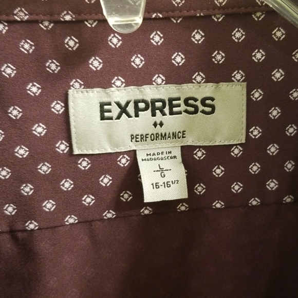 Express button down - Picture 3 of 5